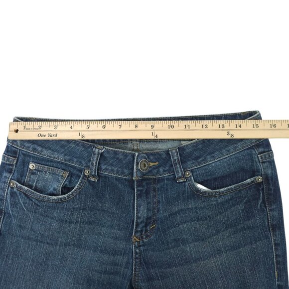 DKNY Jeans Boot Cut Womens Size 10 Mid Rise Medium Wash Denim Flap Pockets - Picture 3 of 15